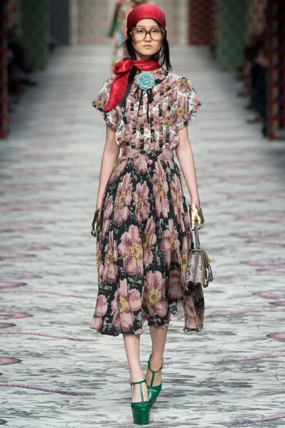 Look 49